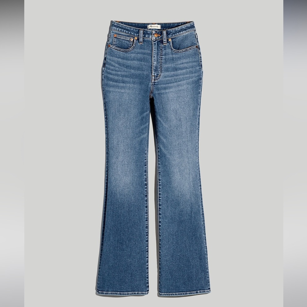 Curvy Skinny Flare Jeans in Elevere Wash Size 27